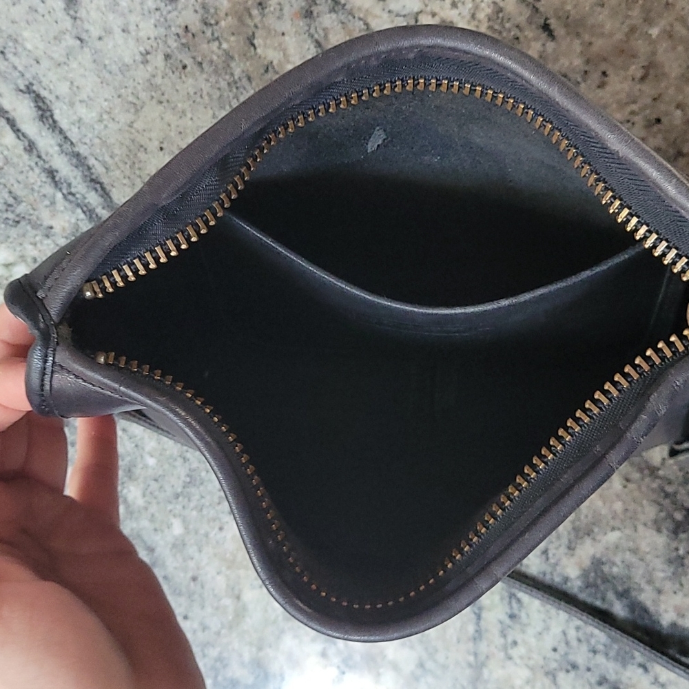 Coach Vintage Crossbody Bag - Picture 8 of 15